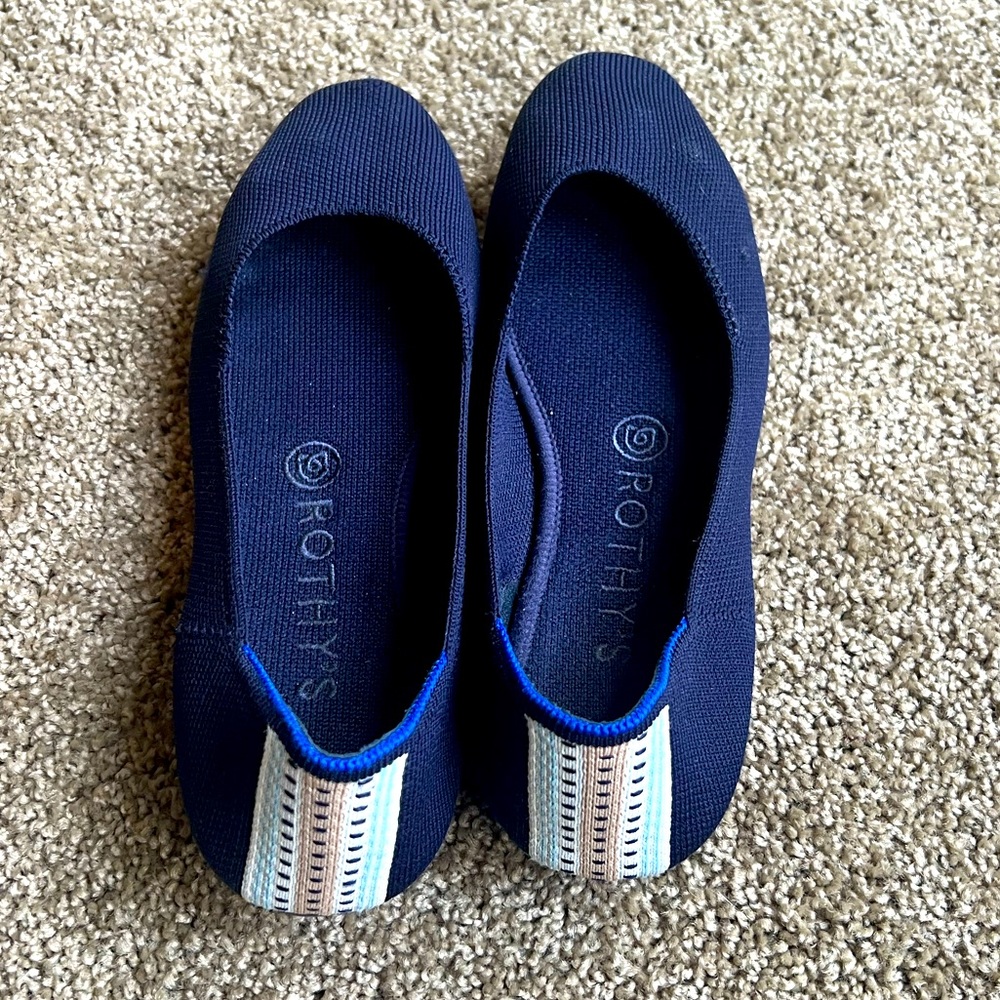 Rothys flats size 7